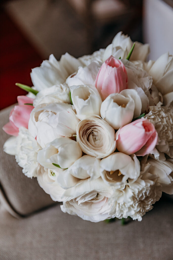 Bridal bouquet at Thicket Priory