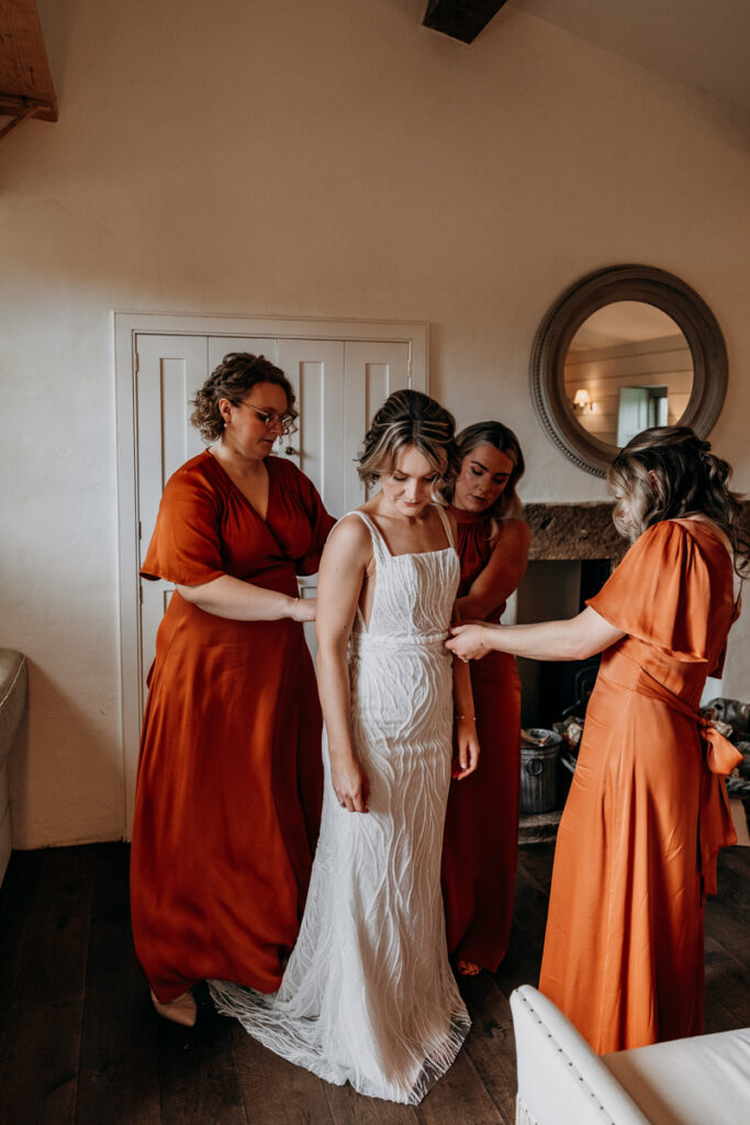 Bride getting ready at Middleton lodge